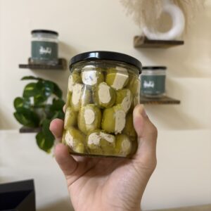 الرئيسية زيتون مشوي بلبنة مكدوس